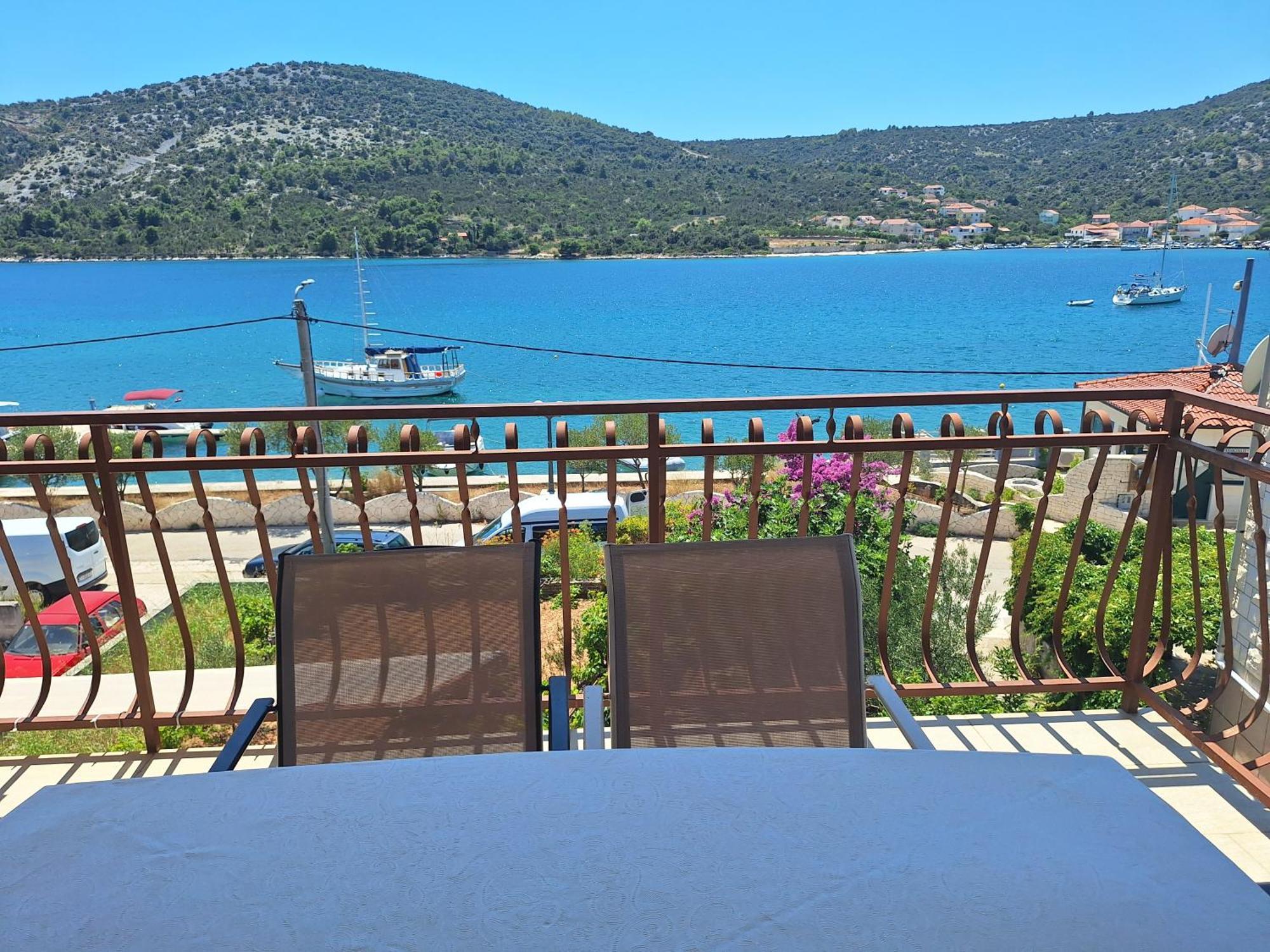 Apartments Mate Винишче Экстерьер фото